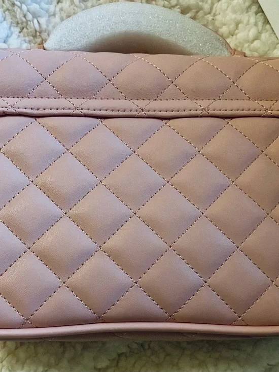 NWT Disney Quilted Pink Minnie Mouse Pearl Embellished Women’s Crossbody Purse - Picture 2 of 3